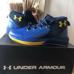 UNDER ARMOUR
LOCKDOWN 3 GS YOUTH BASKETBALL SHOE